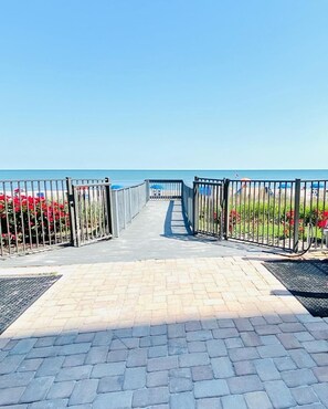 Property grounds - Bluewater Resort Beachfront Condo  overlooking the sea, pools, hot tub (Myrtle Beach)