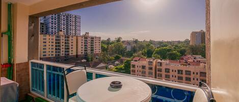 屋外ダイニングエリア