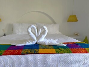 3 chambres, fer et planche à repasser, Wi-Fi, draps fournis