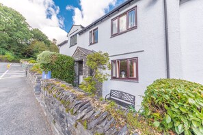 Exterior - Lavender Cottage, Coniston - village cottage with walks from the door (Coniston)