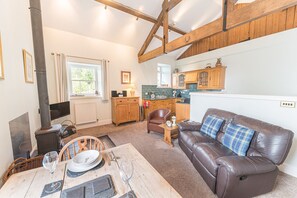 TV, fireplace - Stables Cottage, a cosy cottage for 2 in Beatrix Potter country (Far Sawrey)