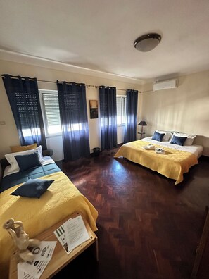 4 makuuhuonetta, työpöytä, silitysrauta/-lauta, ilmainen Wi-Fi