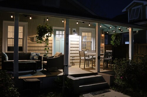 Charming Beach Cottage-1 block to beach/boardwalk