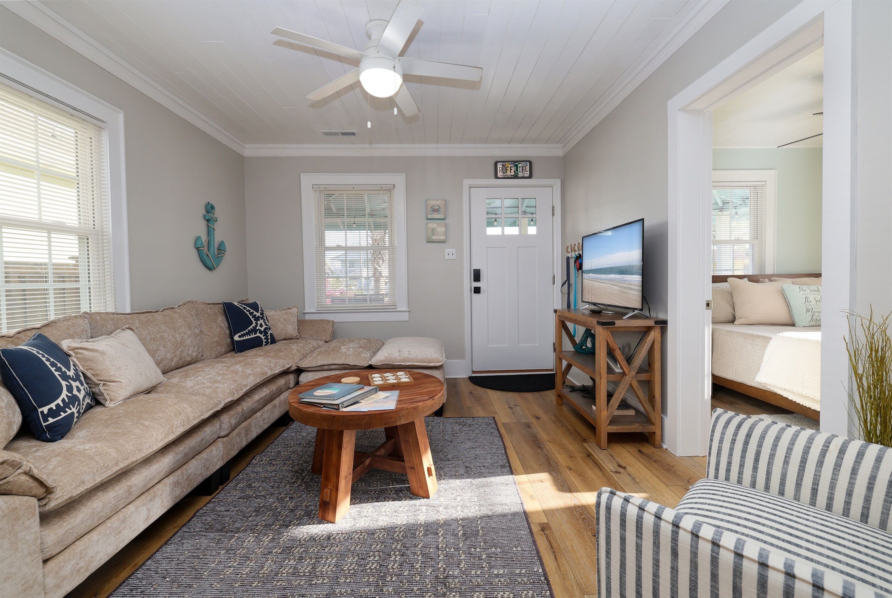 Charming Beach Cottage-1 Block To Beach/boardwalk - Carolina Beach, NC