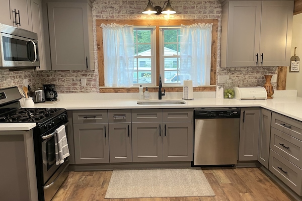 Frigorífic, microones, forn i placa de cuina