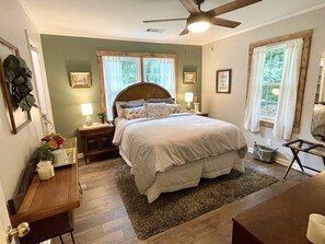 2 habitaciones, escritorio, tabla de planchar con plancha y wifi gratis 