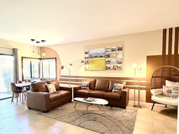 Smart TV, fireplace - Tito's Getaway/Desert Princess Palm Springs Resort (Cathedral City)