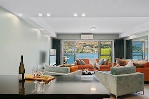 Apartment | Living area | Smart TV, Netflix, streaming services