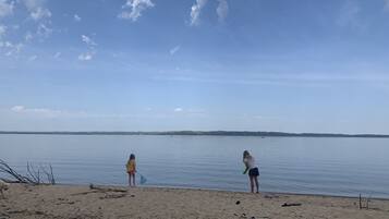 Beach nearby, beach towels