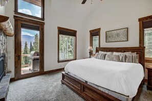 3 Schlafzimmer, Schreibtisch, Bügeleisen/Bügelbrett, Reisekinderbett