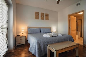 2 bedrooms, desk, iron/ironing board, free WiFi