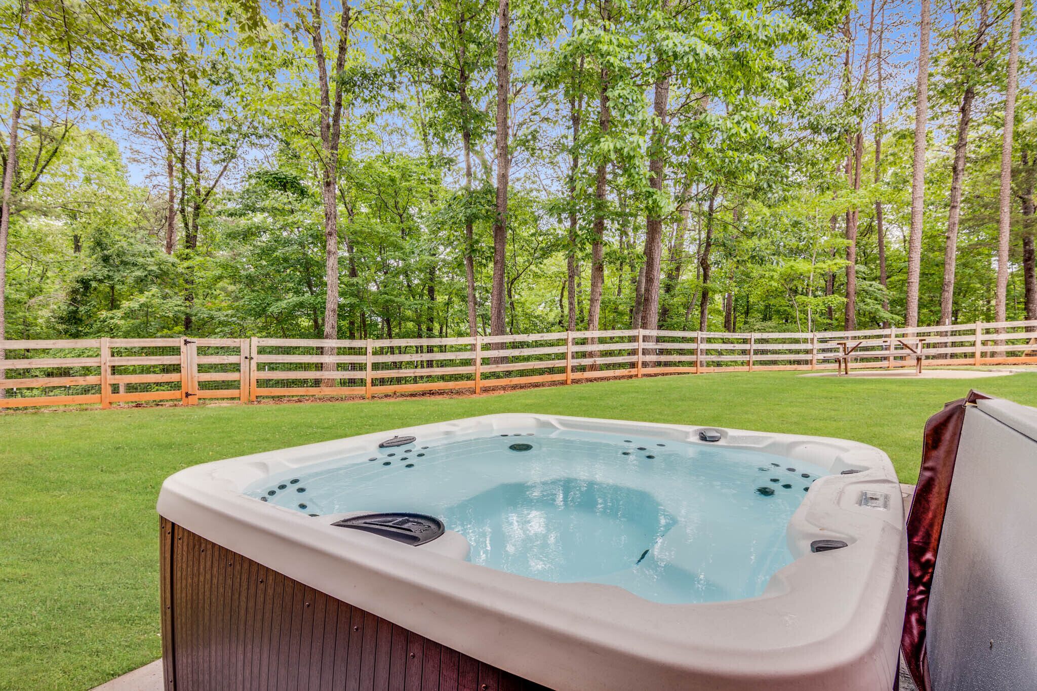 Tina de hidromasaje al aire libre