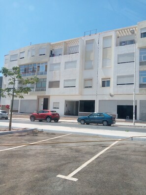 Exterior - Beautiful Studio with King bed and Free parking (Agadir)