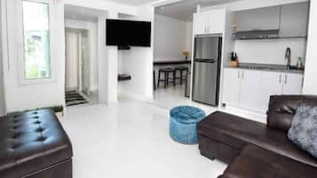 Căn hộ phong cách cổ điển | Bếp riêng | Lò nướng bánh mì, dụng cụ nấu nướng/bát dĩa/dao nĩa