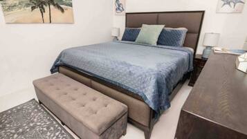 Classic Apartment | 2 bedrooms, bed sheets