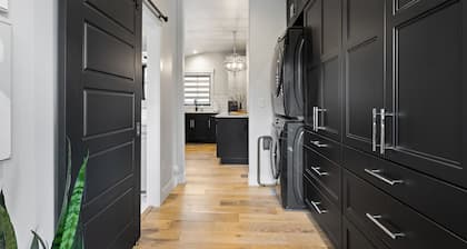 Pikes Retreat - Mountain Views + Modern Comfort - Hot tub