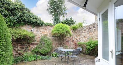 Two bed period cottage in Gullane sleeping up to 4 guests.