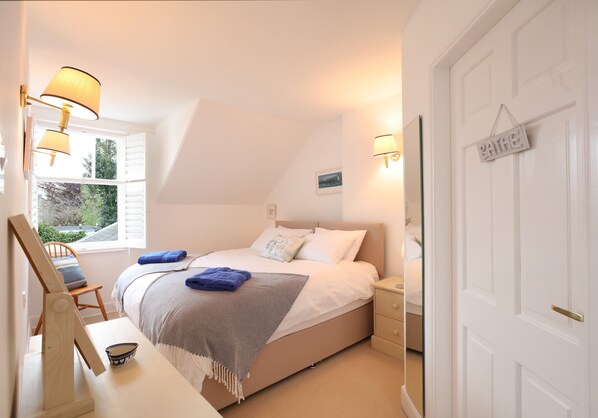 2 bedrooms, iron/ironing board, free WiFi, bed sheets - Two bed period cottage in Gullane sleeping up to 4 guests. (Gullane)