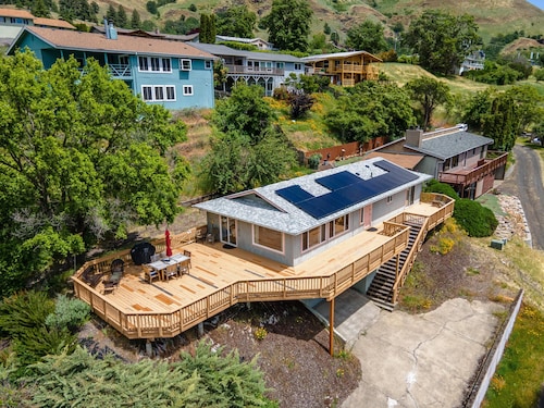 Point Lyle - River Views, Pellet Stove, Scenic!