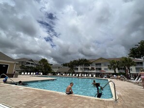 Outdoor pool - Cozy 3bd/2bh at Barefoot Resort & Golf ⛳️ 🏝 ☀️ 5 min to beach! (North Myrtle Beach)
