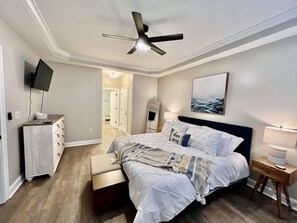 3 bedrooms, desk, WiFi, bed sheets - Cozy 3bd/2bh at Barefoot Resort & Golf ⛳️ 🏝 ☀️ 5 min to beach! (North Myrtle Beach)