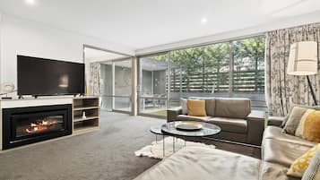 Apartment | Living area | Smart TV, Netflix, streaming services