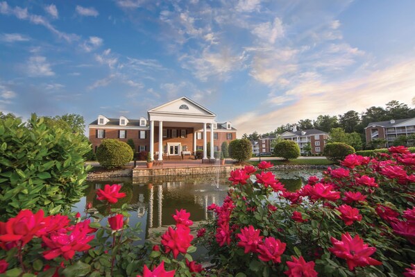 Exterior - Quiet Villa with Access to Amazing Amenities (Williamsburg)