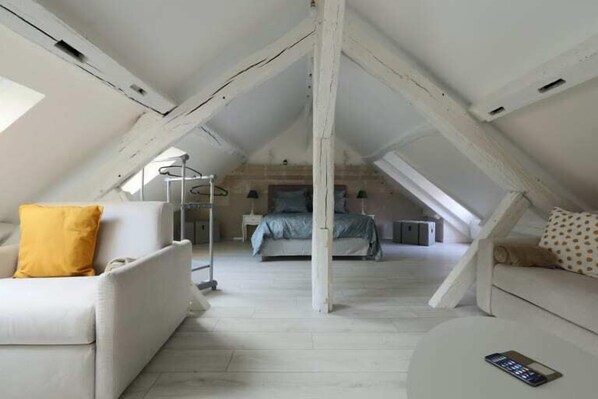 2 多间卧室、上网接入、床单