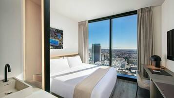 Down duvets, in-room safe, desk, laptop workspace