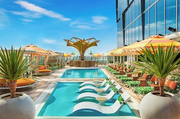 AC Hotel Downtown Los Angeles, a Marriott Hotel