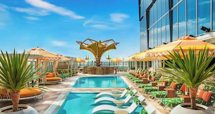 AC Hotel Downtown Los Angeles, a Marriott Hotel