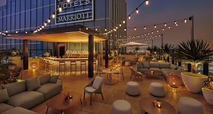 AC Hotel Downtown Los Angeles, a Marriott Hotel