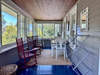 Beautiful Historic GOTL Lake Erie Summer Home