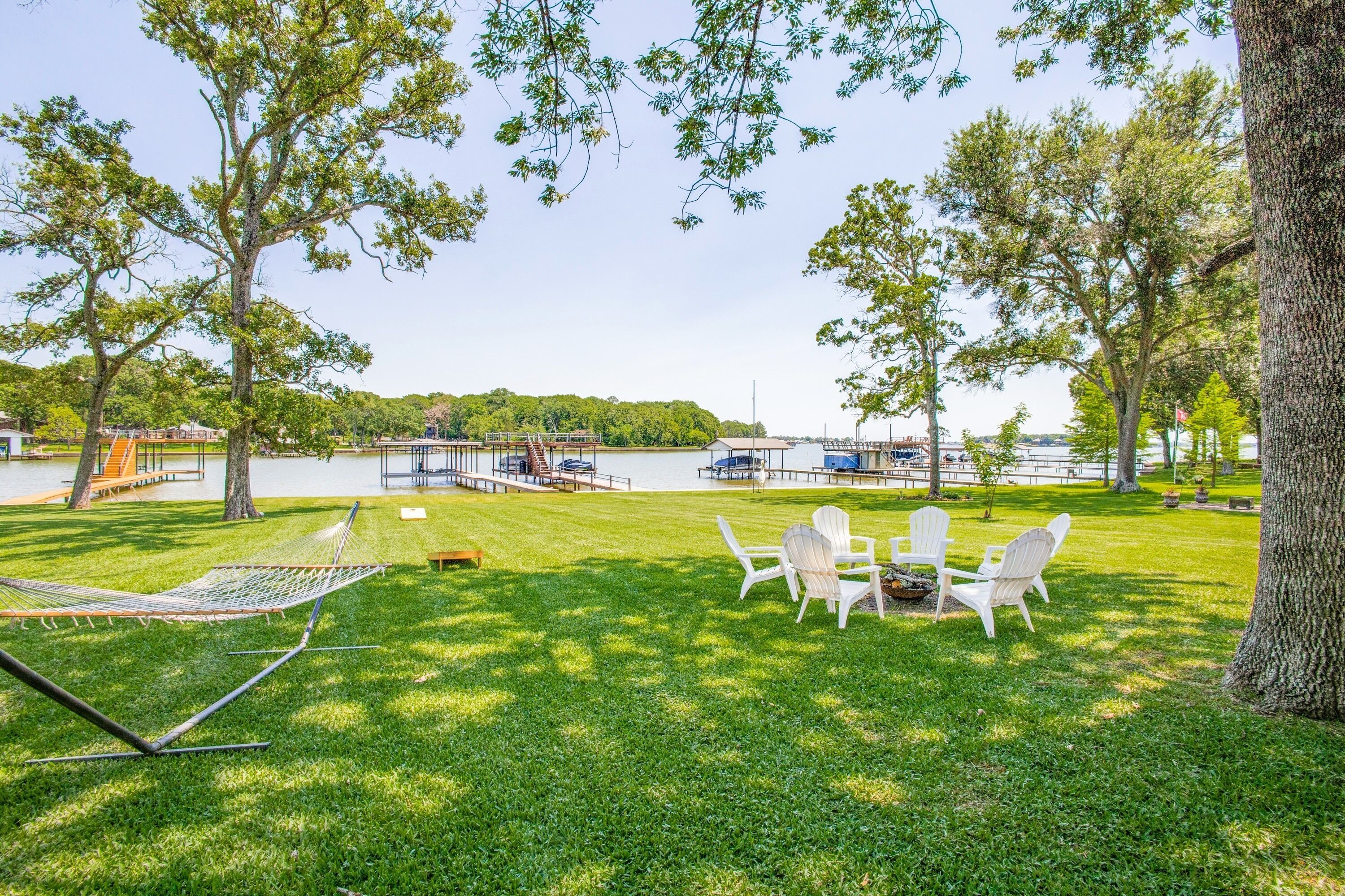 Lakefront w/ Huge Yard-Perfect Family Weeknd Getaway
