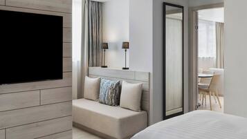 Hypo-allergenic bedding available, minibar, desk, laptop workspace