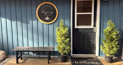 Peaceful Lakefront Cottage on Harris Lake