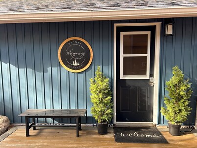 Peaceful Lakefront Cottage on Harris Lake