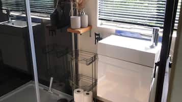 Cabin | Bathroom | Shower, towels