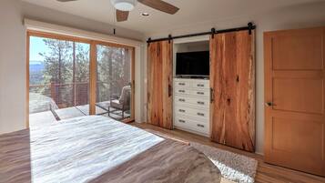 3 多间卧室、办公桌、熨斗/熨衣板、免费 WiFi