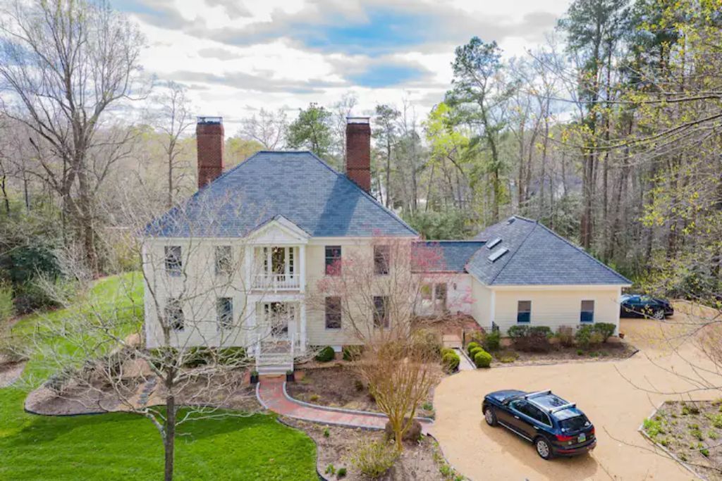 💎 Luxury Waterfront Retreat w/ Private Pool & Dock