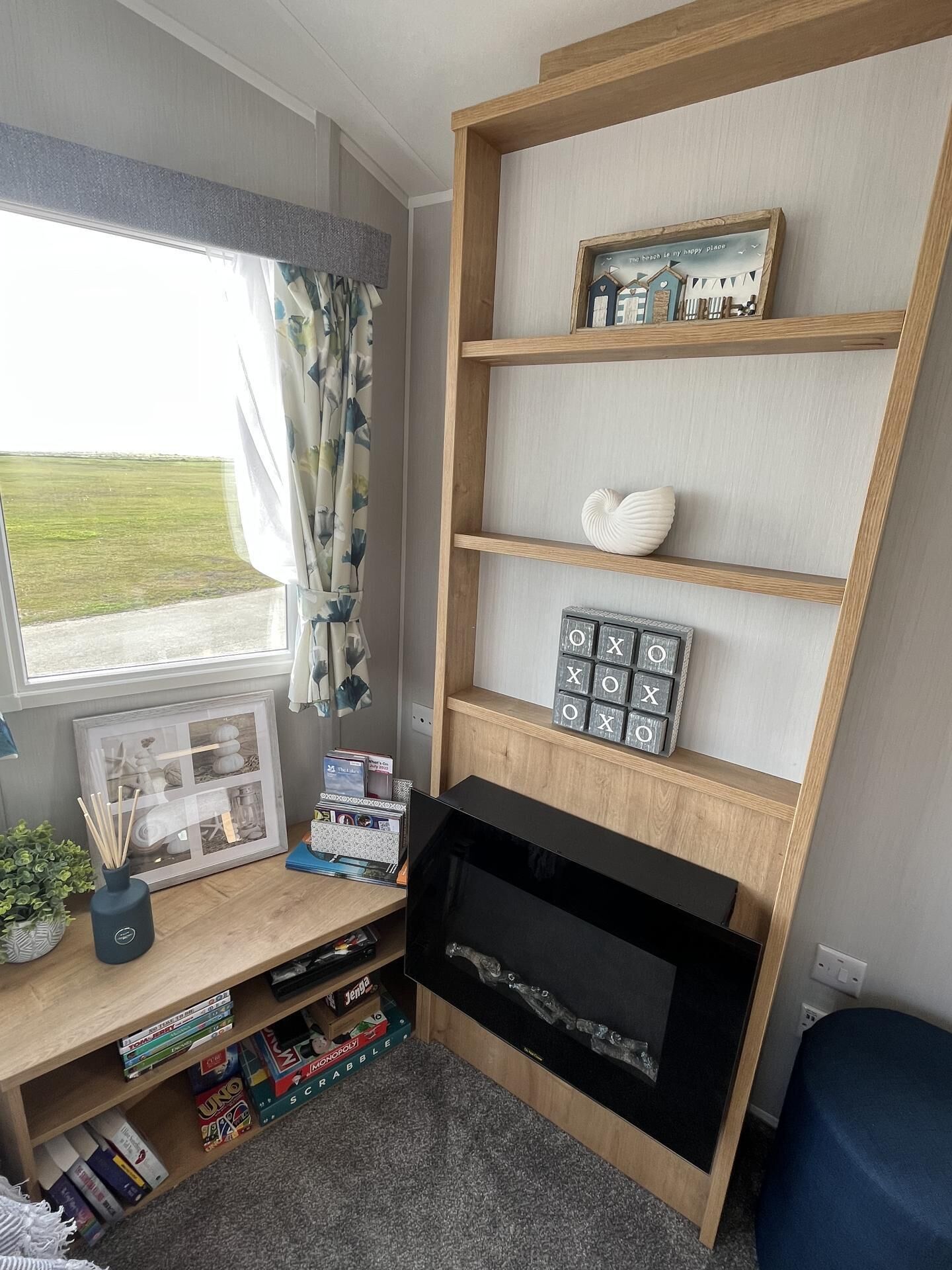 Cottage | Living room | Fireplace