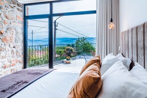 3 عدّة غرف نوم وسرير سفر وواي فاي مجانًا وملاءات أسرّة