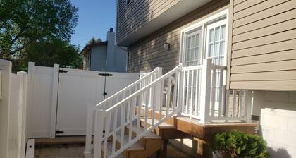 pool & nice S.W. Omaha home! easy access to I-80 hwy