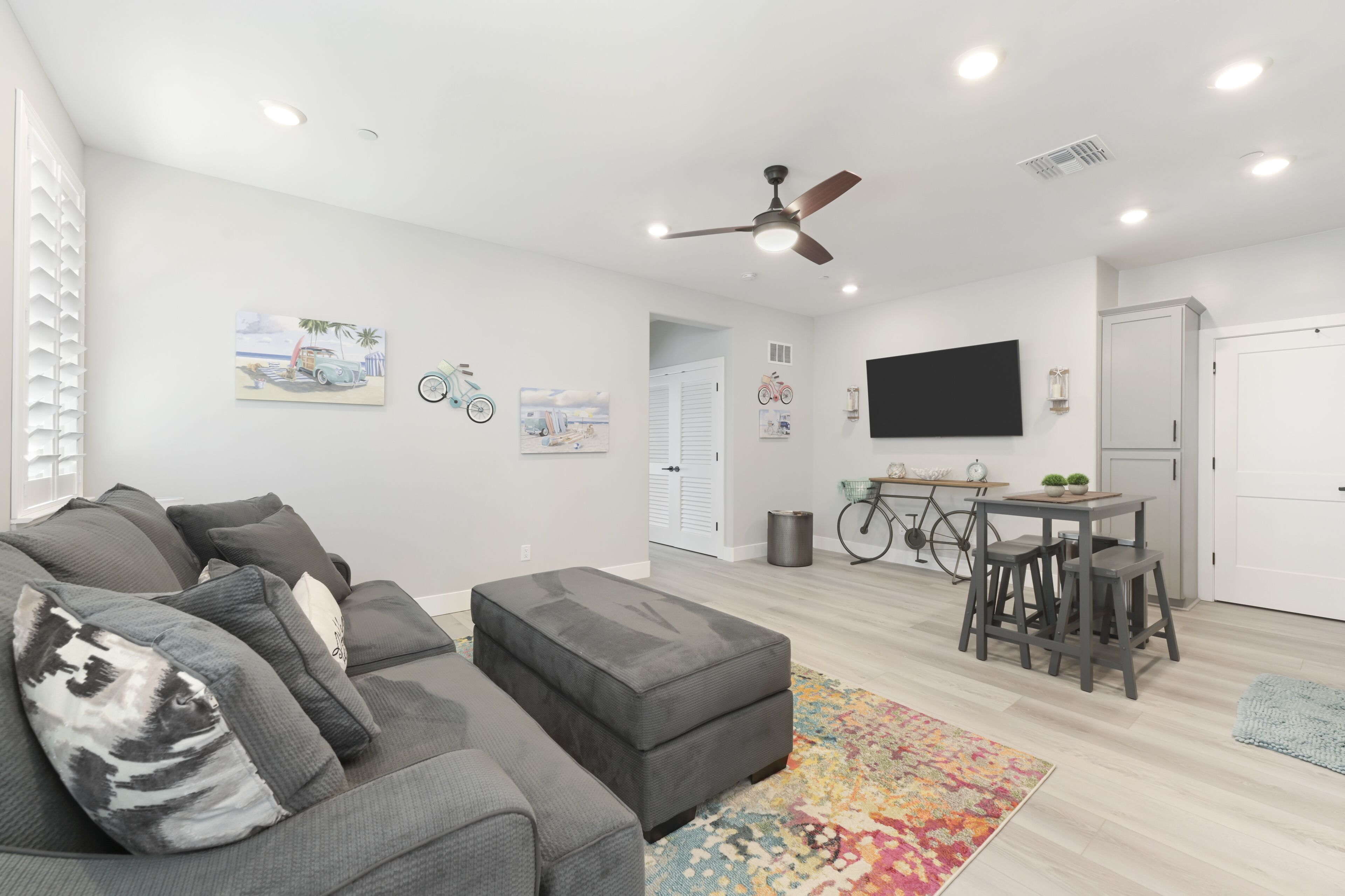 New Luxury Attached- 1 BR Guest Suite, w/Kitchen, Pvt