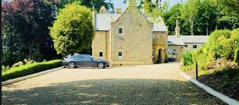 Exclusive 4-bed House 10 Minutes From Newcastle