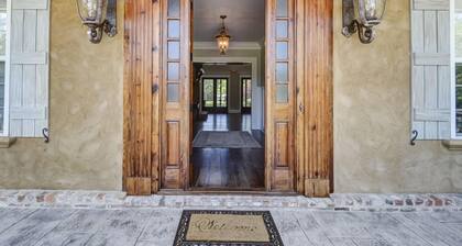 Luxury 7 bedroom mansion with horses, pool, hot tub, pond, swings and fire pit!