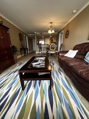 Interior - 2 bed 2 bath condo across the street from the gulf! (Biloxi)