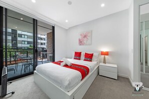 2 habitaciones, escritorio, tabla de planchar con plancha y wifi