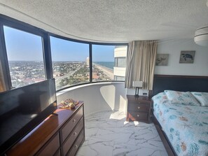 3 camere, una scrivania, ferro/asse da stiro, Wi-Fi gratuito