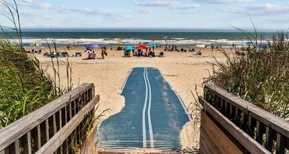 OIB - 3 bedrooms - 3 pools - 400 steps to the beach!